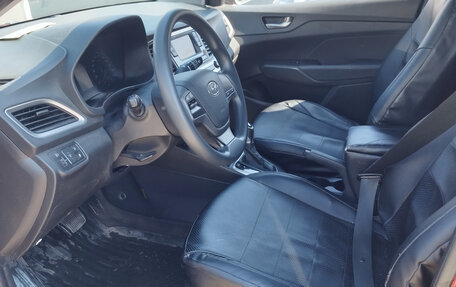 Hyundai Solaris II рестайлинг, 2018 год, 900 000 рублей, 9 фотография