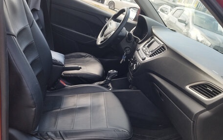 Hyundai Solaris II рестайлинг, 2018 год, 900 000 рублей, 10 фотография