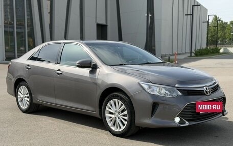 Toyota Camry, 2015 год, 1 890 000 рублей, 5 фотография