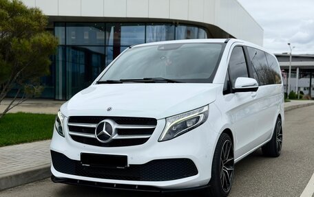 Mercedes-Benz V-Класс, 2019 год, 3 900 000 рублей, 4 фотография