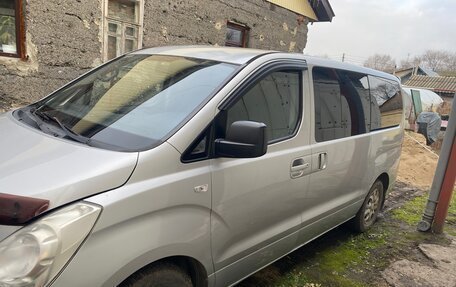 Hyundai Grand Starex Grand Starex I рестайлинг 2, 2010 год, 1 100 000 рублей, 4 фотография
