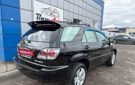 Lexus RX IV рестайлинг, 2001 год, 947 000 рублей, 3 фотография