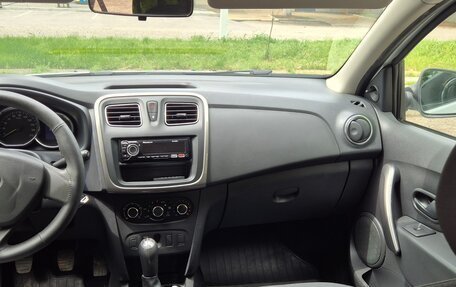 Renault Logan II, 2016 год, 550 000 рублей, 6 фотография