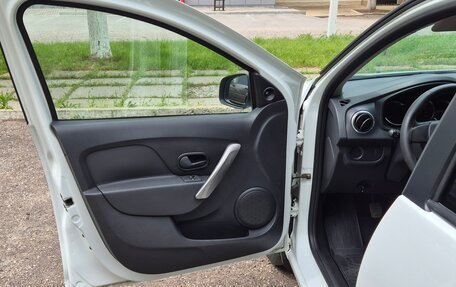 Renault Logan II, 2016 год, 550 000 рублей, 8 фотография