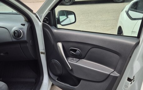 Renault Logan II, 2016 год, 550 000 рублей, 10 фотография