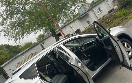 Toyota RAV4, 2015 год, 2 150 000 рублей, 8 фотография