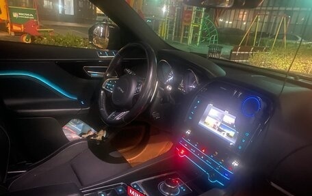 Jaguar F-Pace, 2017 год, 1 970 000 рублей, 18 фотография