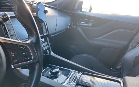 Jaguar F-Pace, 2017 год, 1 970 000 рублей, 23 фотография