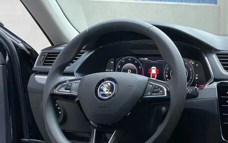 Skoda Superb III рестайлинг, 2023 год, 1 900 000 рублей, 11 фотография