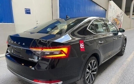 Skoda Superb III рестайлинг, 2023 год, 1 900 000 рублей, 4 фотография