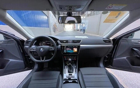 Skoda Superb III рестайлинг, 2023 год, 1 900 000 рублей, 16 фотография
