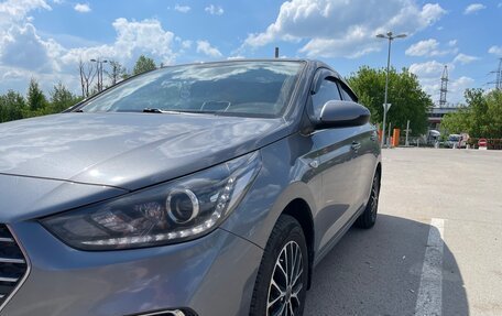 Hyundai Solaris II рестайлинг, 2018 год, 1 350 000 рублей, 1 фотография