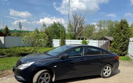 Hyundai Sonata VI, 2010 год, 950 000 рублей, 1 фотография