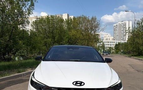 Hyundai Elantra, 2021 год, 2 400 000 рублей, 1 фотография