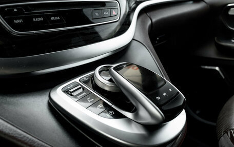 Mercedes-Benz V-Класс, 2016 год, 4 525 000 рублей, 25 фотография
