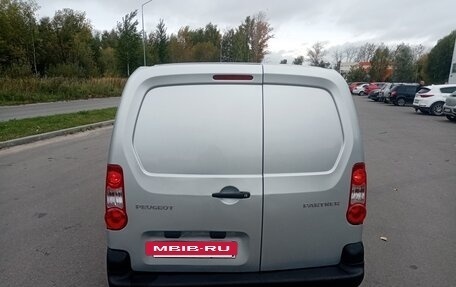 Peugeot Partner II рестайлинг 2, 2010 год, 500 000 рублей, 3 фотография