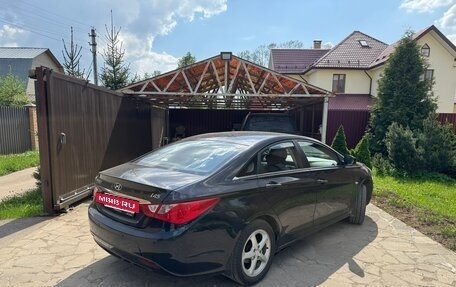 Hyundai Sonata VI, 2010 год, 950 000 рублей, 4 фотография