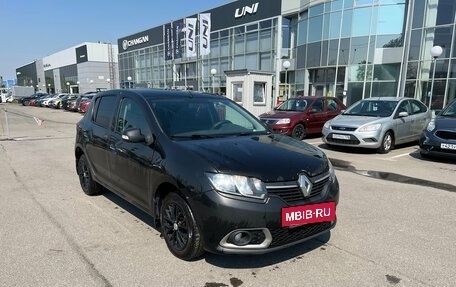 Renault Sandero II рестайлинг, 2015 год, 520 000 рублей, 2 фотография