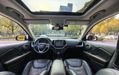 Jeep Cherokee, 2021 год, 1 600 000 рублей, 13 фотография