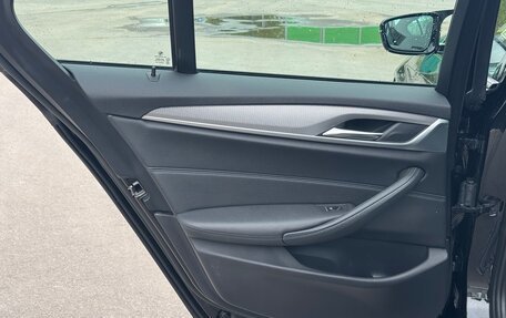 BMW 5 серия, 2019 год, 3 000 000 рублей, 18 фотография