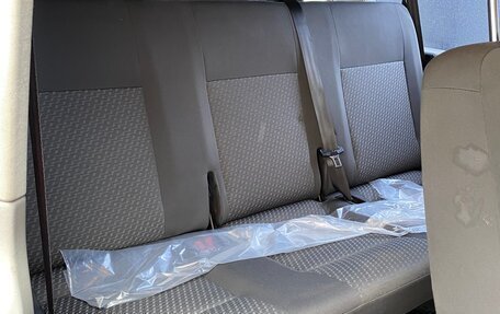 Volkswagen Caravelle T5, 2012 год, 1 950 000 рублей, 25 фотография