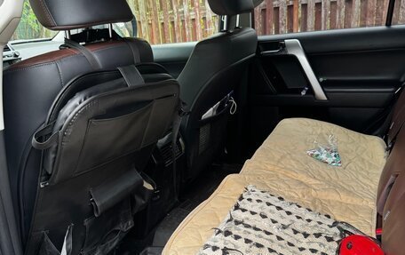 Toyota Land Cruiser Prado 150 рестайлинг 2, 2016 год, 3 800 000 рублей, 11 фотография