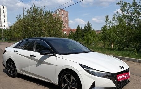Hyundai Elantra, 2021 год, 2 400 000 рублей, 8 фотография