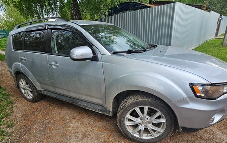 Mitsubishi Outlander III рестайлинг 3, 2010 год, 1 400 000 рублей, 3 фотография