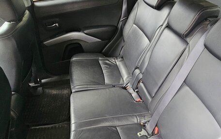 Mitsubishi Outlander III рестайлинг 3, 2010 год, 1 400 000 рублей, 7 фотография