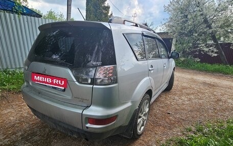 Mitsubishi Outlander III рестайлинг 3, 2010 год, 1 400 000 рублей, 2 фотография