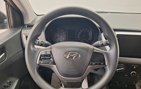 Hyundai Solaris II рестайлинг, 2022 год, 1 570 000 рублей, 8 фотография