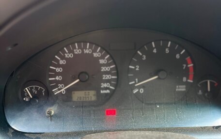 Mitsubishi Carisma I, 2002 год, 160 000 рублей, 8 фотография