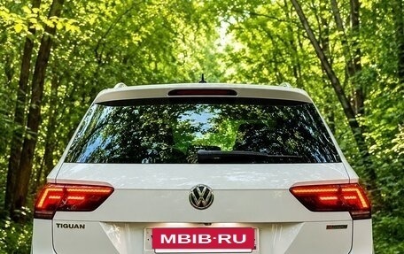 Volkswagen Tiguan II, 2018 год, 2 299 000 рублей, 2 фотография