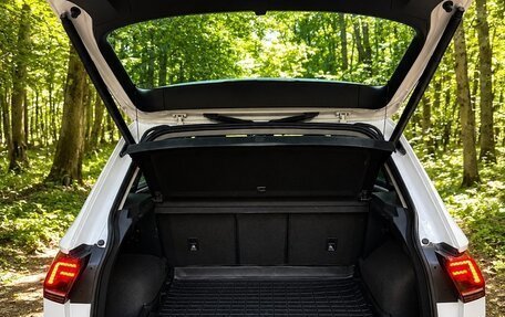 Volkswagen Tiguan II, 2018 год, 2 299 000 рублей, 10 фотография