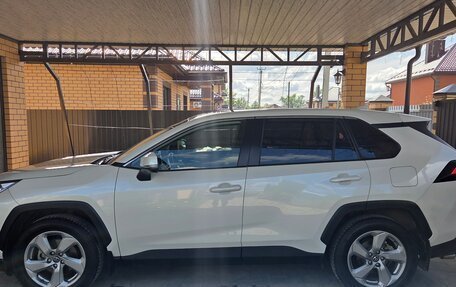 Toyota RAV4, 2020 год, 3 050 000 рублей, 4 фотография