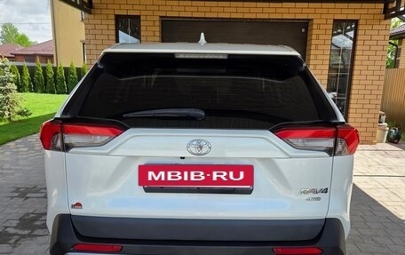 Toyota RAV4, 2020 год, 3 050 000 рублей, 6 фотография