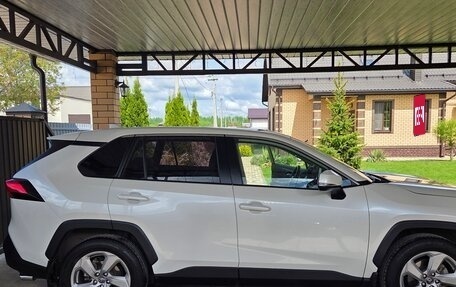 Toyota RAV4, 2020 год, 3 050 000 рублей, 5 фотография
