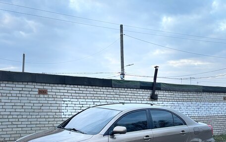 Toyota Avensis III рестайлинг, 2005 год, 550 000 рублей, 12 фотография