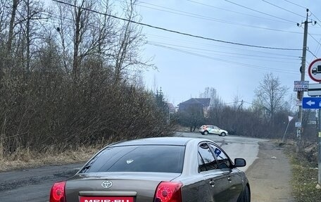 Toyota Avensis III рестайлинг, 2005 год, 550 000 рублей, 11 фотография