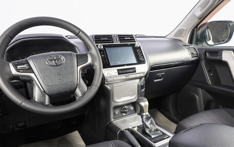 Toyota Land Cruiser Prado 150 рестайлинг 2, 2018 год, 4 649 000 рублей, 7 фотография