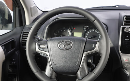 Toyota Land Cruiser Prado 150 рестайлинг 2, 2018 год, 4 649 000 рублей, 11 фотография