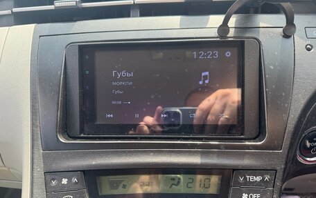 Toyota Prius, 2010 год, 800 000 рублей, 17 фотография