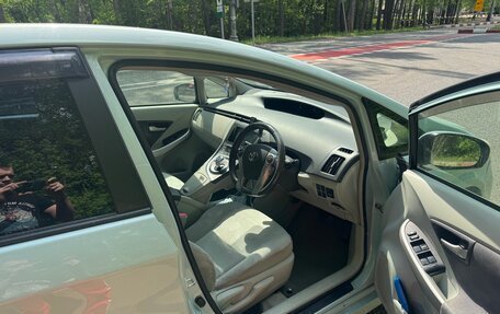 Toyota Prius, 2010 год, 800 000 рублей, 9 фотография