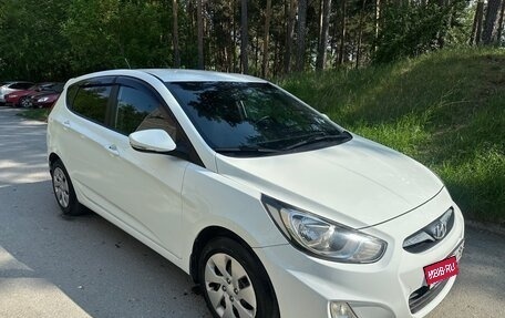 Hyundai Solaris II рестайлинг, 2011 год, 700 000 рублей, 1 фотография