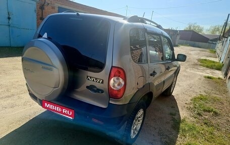 Chevrolet Niva I рестайлинг, 2018 год, 900 000 рублей, 4 фотография