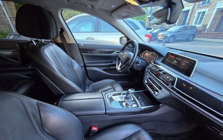 BMW 7 серия, 2017 год, 2 890 000 рублей, 13 фотография