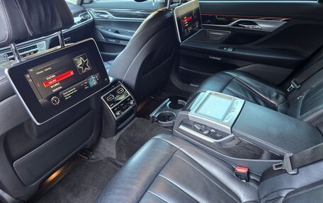 BMW 7 серия, 2017 год, 2 890 000 рублей, 15 фотография