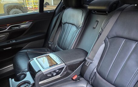 BMW 7 серия, 2017 год, 2 890 000 рублей, 18 фотография