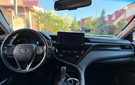 Toyota Camry, 2021 год, 3 290 000 рублей, 6 фотография