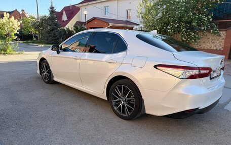 Toyota Camry, 2021 год, 3 290 000 рублей, 4 фотография